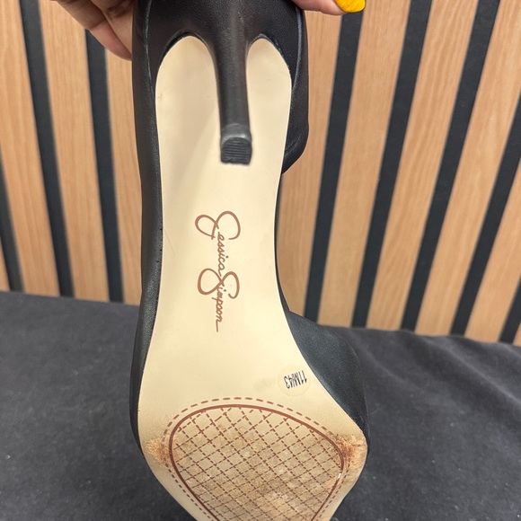 Jessica Simpson Black Pointed Heels - Picture 4 of 4